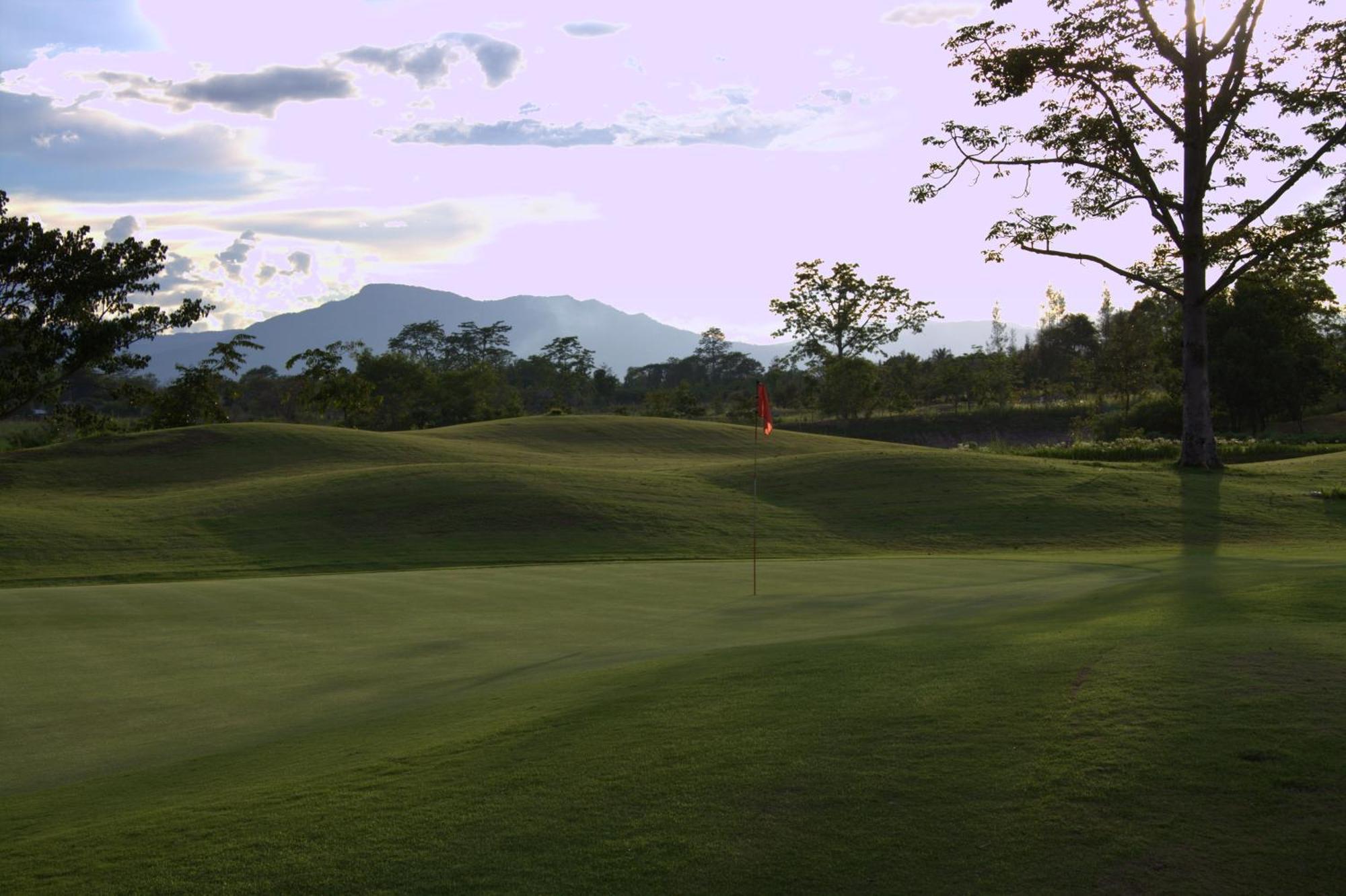 Mae Jo Golf Resort & Spa Ban Ban San Sai Extérieur photo